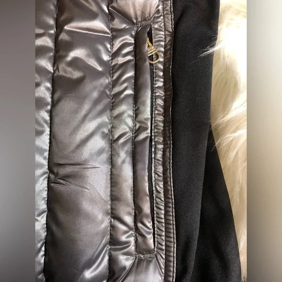 Calvin Klein Performance Vest. New without Tags - Picture 7 of 10